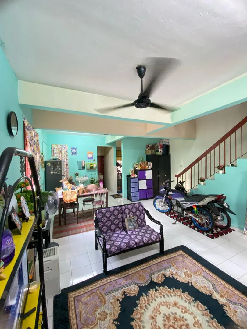 3X, JALAN BANANG 3X, TAMAN BUKIT TIRAM, 81800 ULU TIRAM, JOHOR